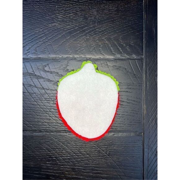 tufted strawberry embroidered mug rug - Picture 3 of 4